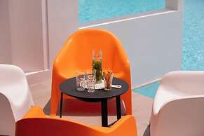 Unique Pool Slide Access Townhouse