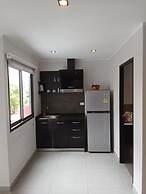 Large Corner Apt-1BR T1 207