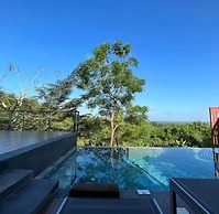 Sky View Luxury Pool Villa Suratthani