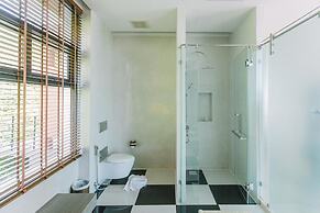 Sky View Luxury Pool Villa Suratthani