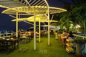 Sky View Luxury Pool Villa Suratthani