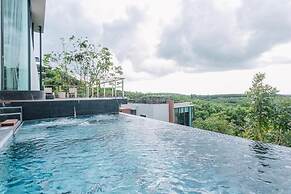 Sky View Luxury Pool Villa Suratthani