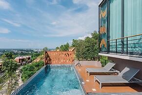 Sky View Luxury Pool Villa Suratthani