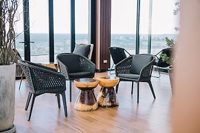 Sky View Luxury Pool Villa Suratthani