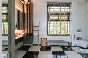 Sky View Luxury Pool Villa Suratthani