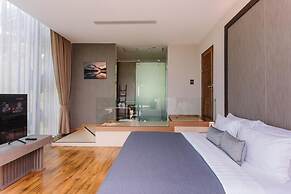 Sky View Luxury Pool Villa Suratthani