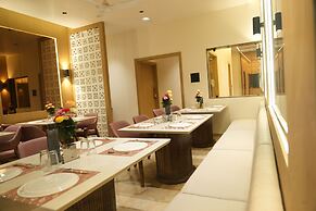 Hotel The Grand Om Krishna
