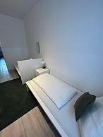 D10 I shared bathrooms&kitchen