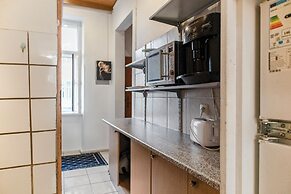 Affordable 2BR Apt Near Danube