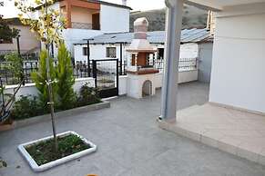Avli Guesthouse
