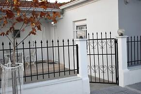 Avli Guesthouse
