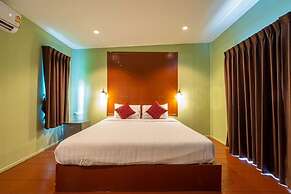 Sky hip resort jomtean pattaya