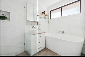 Home Near Melbourne Airport
