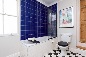 Characterful City Maisonette for 4