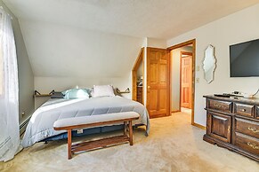 Hike, Leaf-peep, Ski: Hideaway w/ Private Hot Tub!