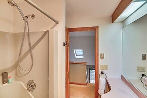 Hike, Leaf-peep, Ski: Hideaway w/ Private Hot Tub!