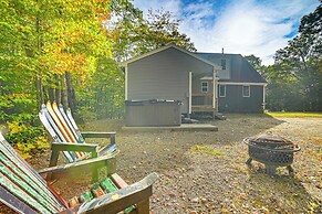 Hike, Leaf-peep, Ski: Hideaway w/ Private Hot Tub!