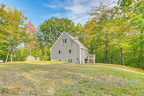 Hike, Leaf-peep, Ski: Hideaway w/ Private Hot Tub!