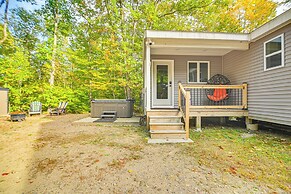 Hike, Leaf-peep, Ski: Hideaway w/ Private Hot Tub!