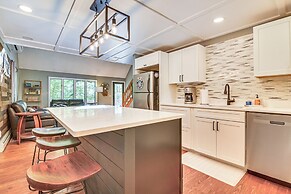Hike, Leaf-peep, Ski: Hideaway w/ Private Hot Tub!