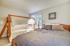Hike, Leaf-peep, Ski: Hideaway w/ Private Hot Tub!