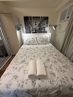 1BR Luxury Apartment The Camden Place