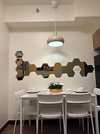 1BR Luxury Apartment The Camden Place