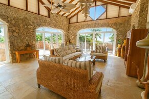 Crystals Villa Hotel