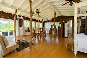 Crystals Villa Hotel