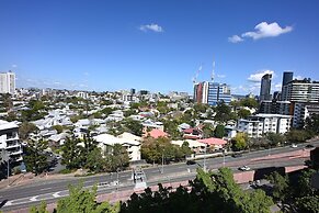 Shafston Service Apartment