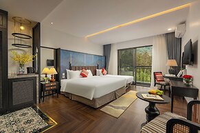 DeLaMont Sapa Hotel