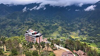 DeLaMont Sapa Hotel