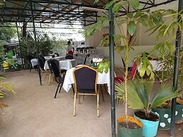 Roddy's Green Lounge Vihiga