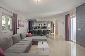 Seaview Villa Luka With Pool