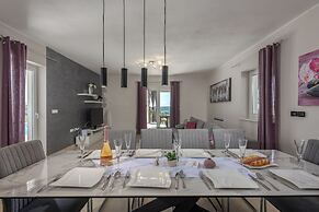 Seaview Villa Luka With Pool