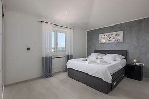 Seaview Villa Luka With Pool
