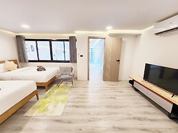 Pool Access Massive Townhouse