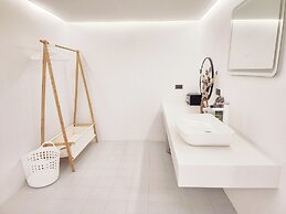 Pool Access Massive Townhouse