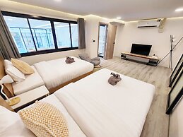 Pool Access Massive Townhouse