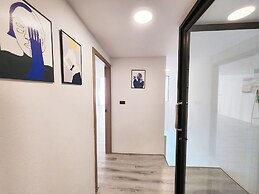 Pool Access Massive Townhouse