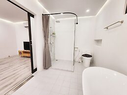 Pool Access Massive Townhouse