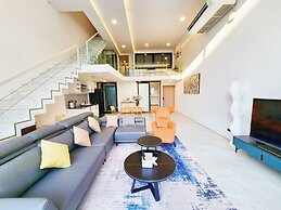 Pool Access Massive Townhouse