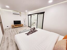 Pool Access Massive Townhouse