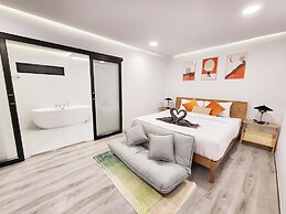 Pool Access Massive Townhouse