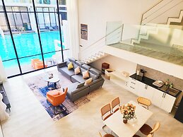 Pool Access Massive Townhouse