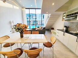 Pool Access Massive Townhouse