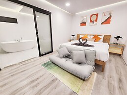 Pool Access Massive Townhouse