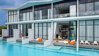 Pool Access Massive Townhouse