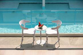 Pool Access Massive Townhouse