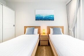 Seaside 2BR 200 m to BangTao beach